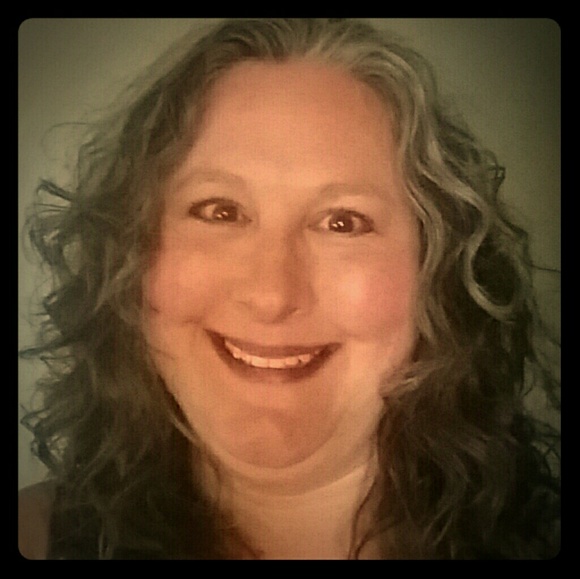 Meet your Posher, Monica - Picture 1 of 1